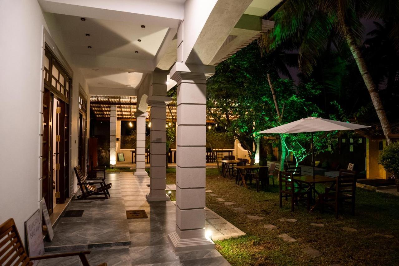 Plantation Surf Inn&Restaurant Midigama-Est Extérieur photo