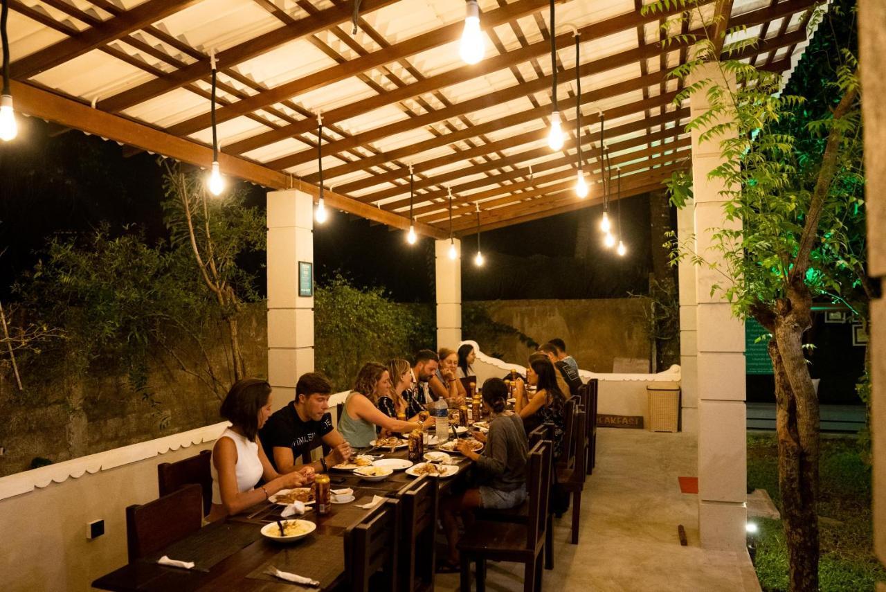 Plantation Surf Inn&Restaurant Midigama-Est Extérieur photo