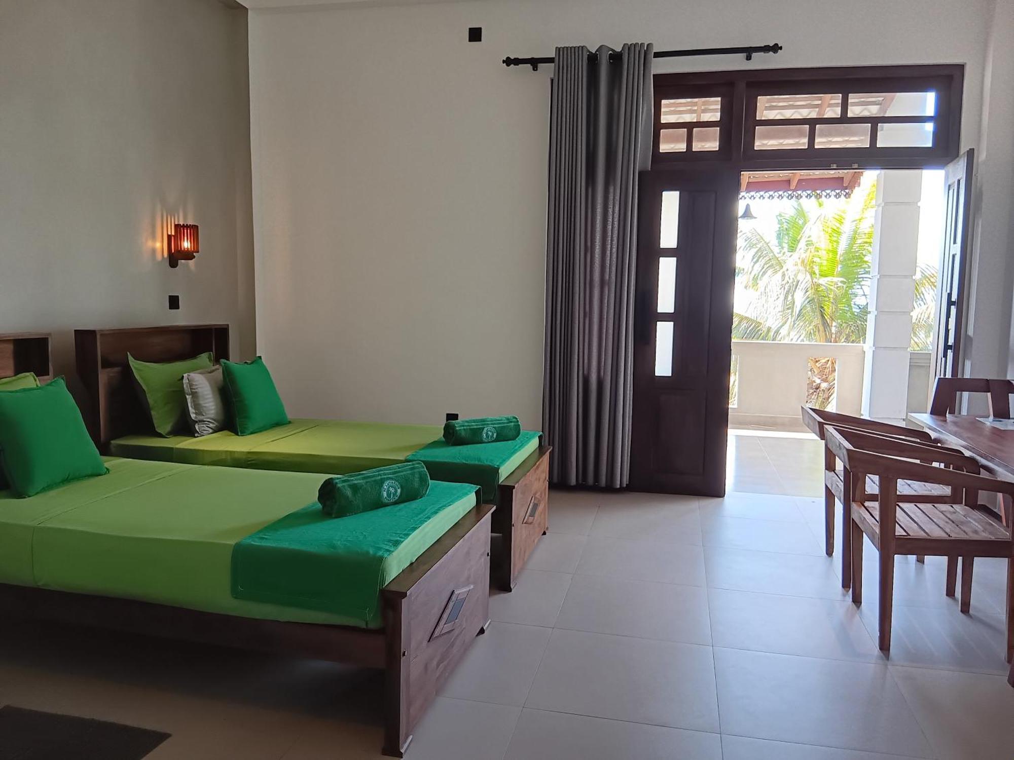 Plantation Surf Inn&Restaurant Midigama-Est Extérieur photo